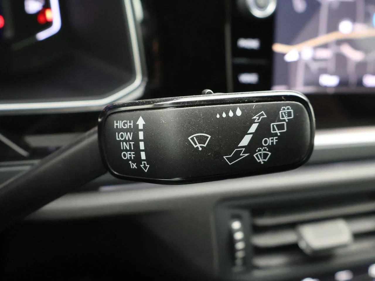 Volkswagen-Polo-image-11
