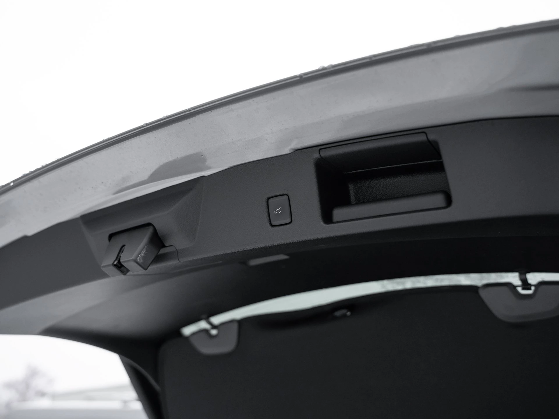 Ford Kuga ST-Line X Aut.*PANO*AHK*360GRAD*LED-MATRIX*NAVI*GRA*WINTER-PKT..