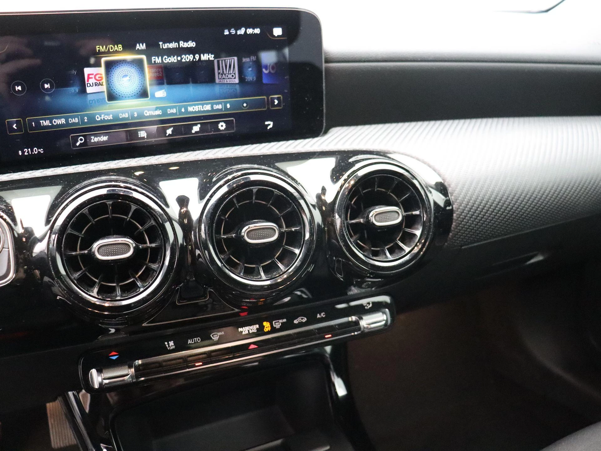 Mercedes-Benz A-Klasse 160 + CARPLAY + SENSOREN + CAMERA +