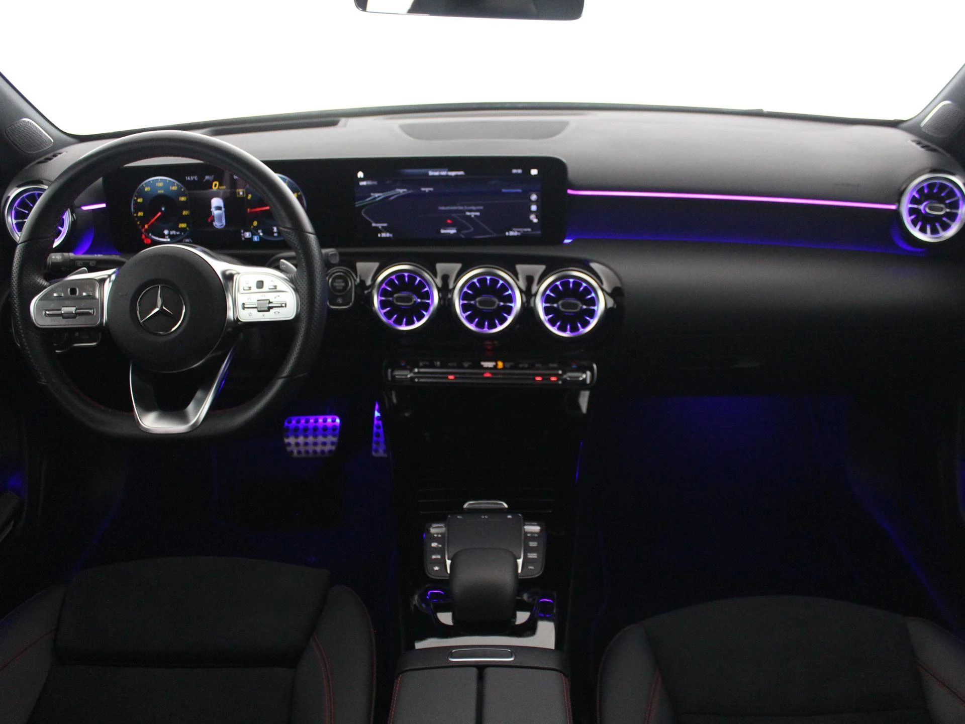 Mercedes-Benz-A-Klasse-image-2