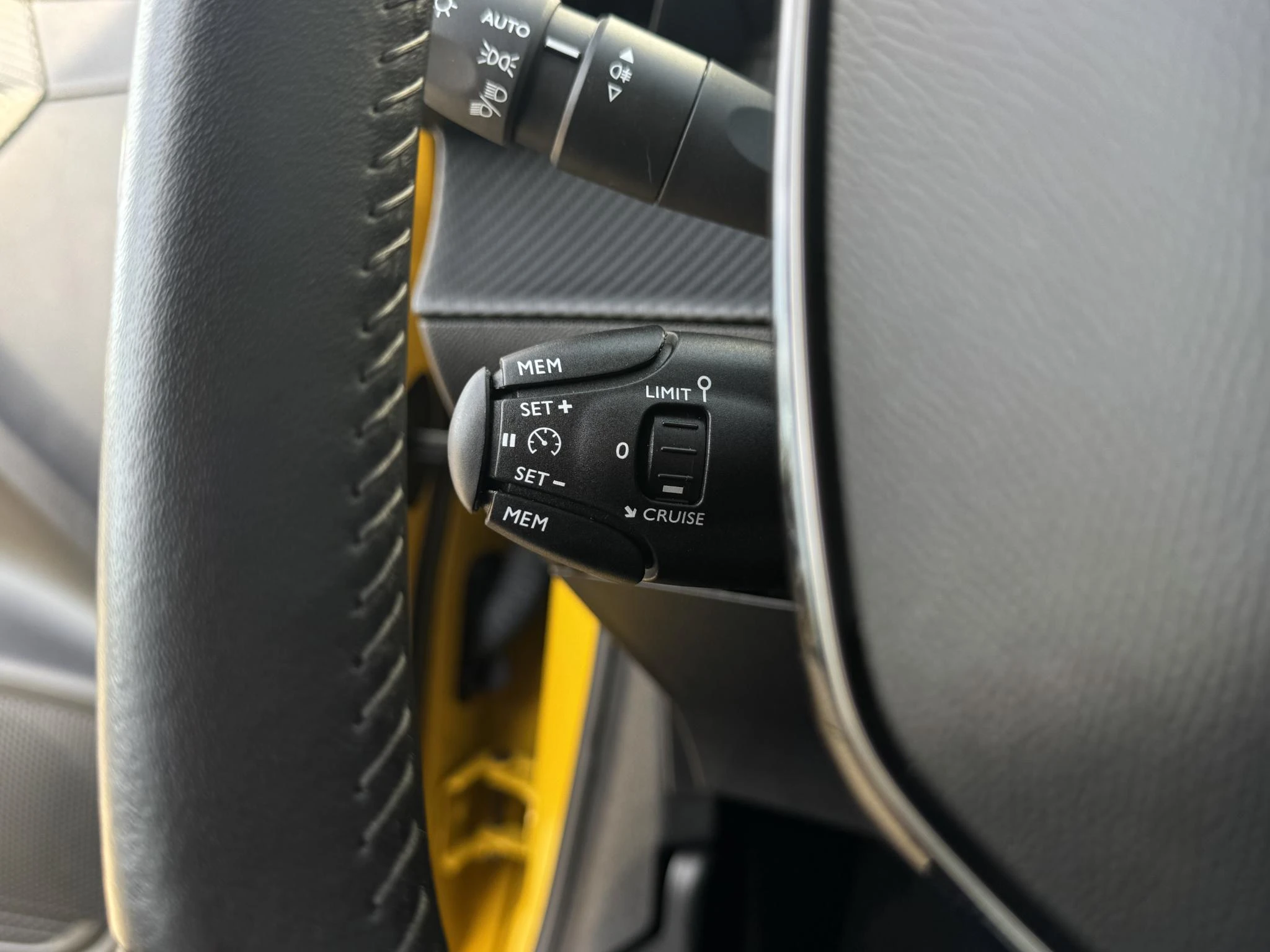 Peugeot-e-208-image-14