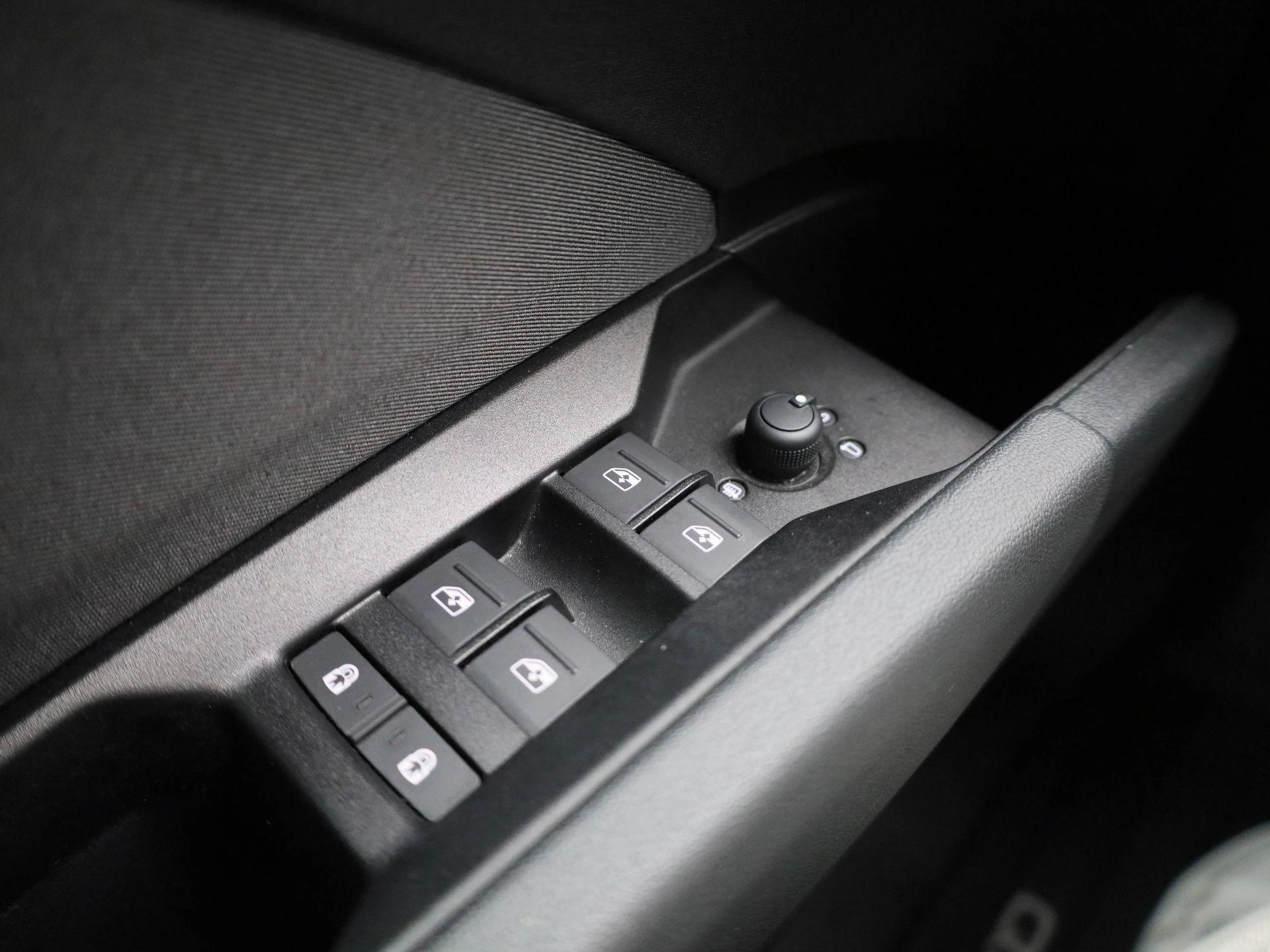 Audi-Q4 e-tron-image-23