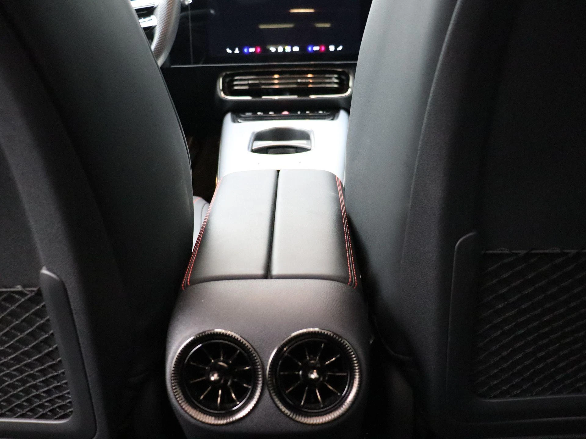 Mercedes-Benz-CLA-image-22