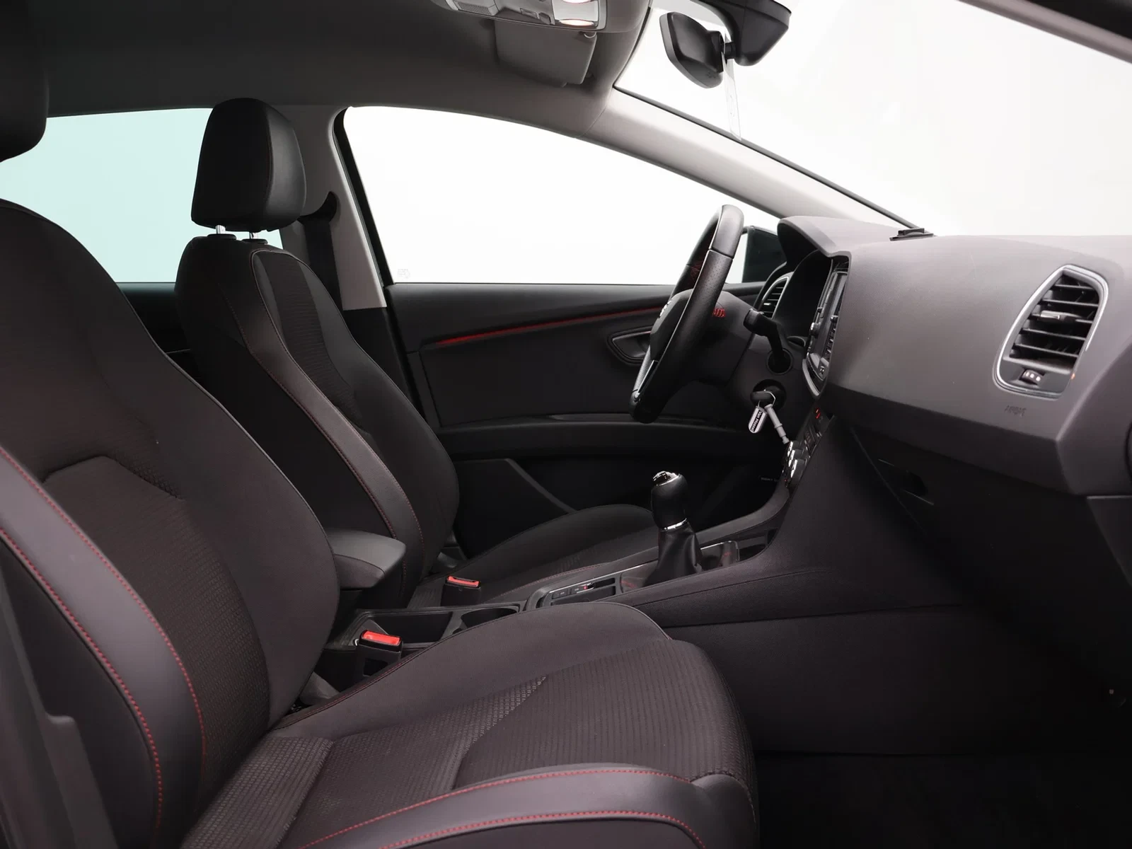 SEAT Leon ST Leon ST 1.4TSI FR 125PK *TREKHAAK*BLTH*APP-CONNECT*PDC ACHTER*NAVI*...*