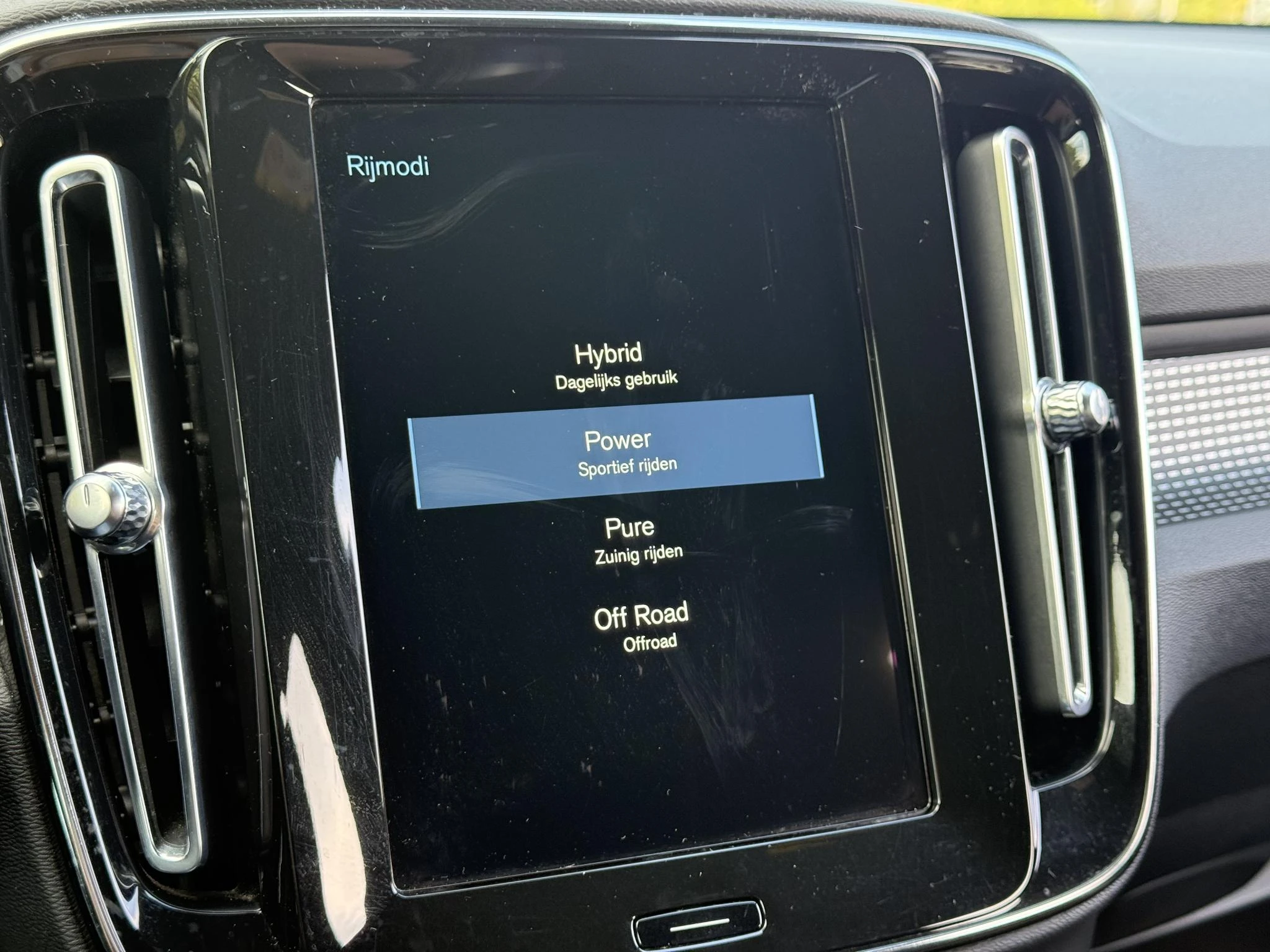Volvo-XC40-image-25