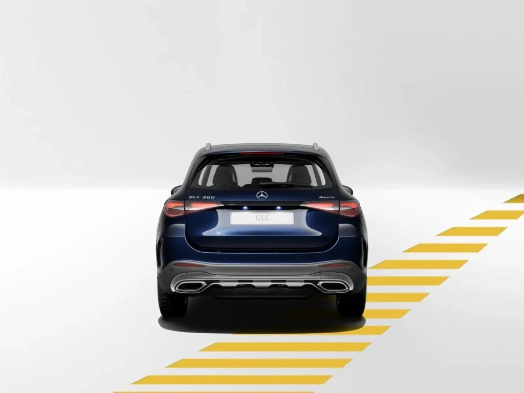 Mercedes-Benz-GLC 300-image-5