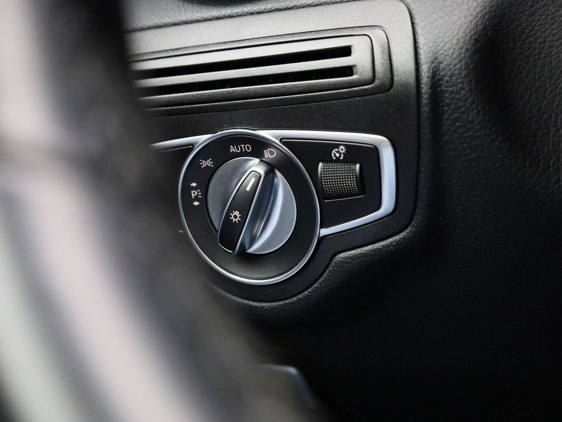 Mercedes-Benz-GLC-image-20