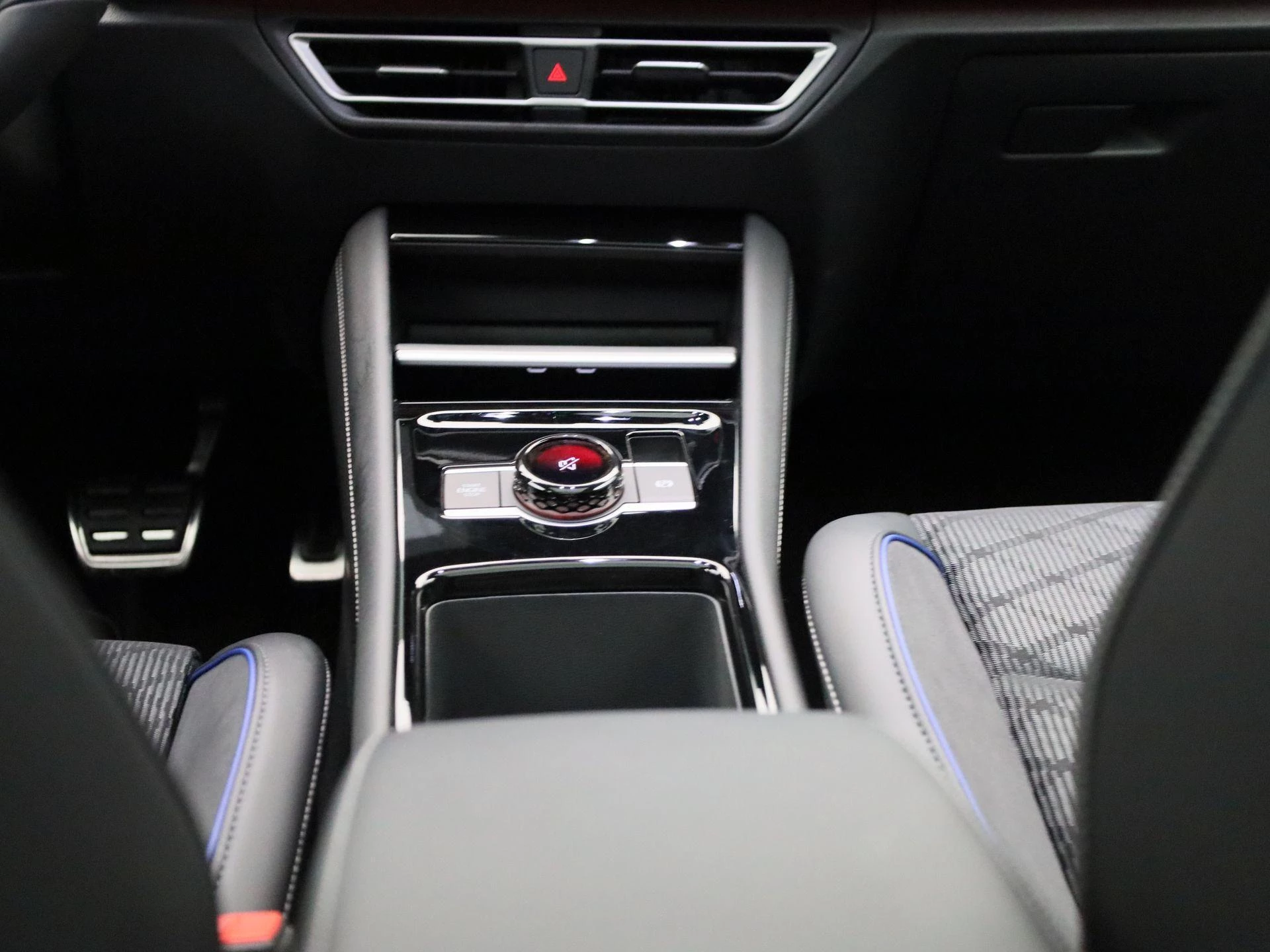 Volkswagen-Tiguan-image-9