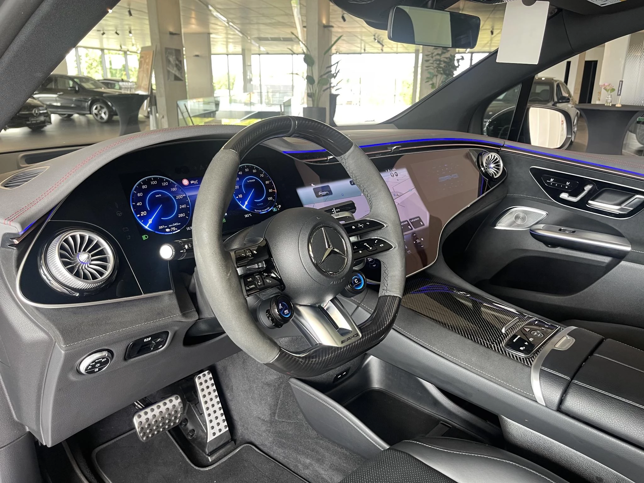 Mercedes-Benz EQE 43 AMG SUV + NAPPA + PANO + BURMESTER + HYPERSCREEN +