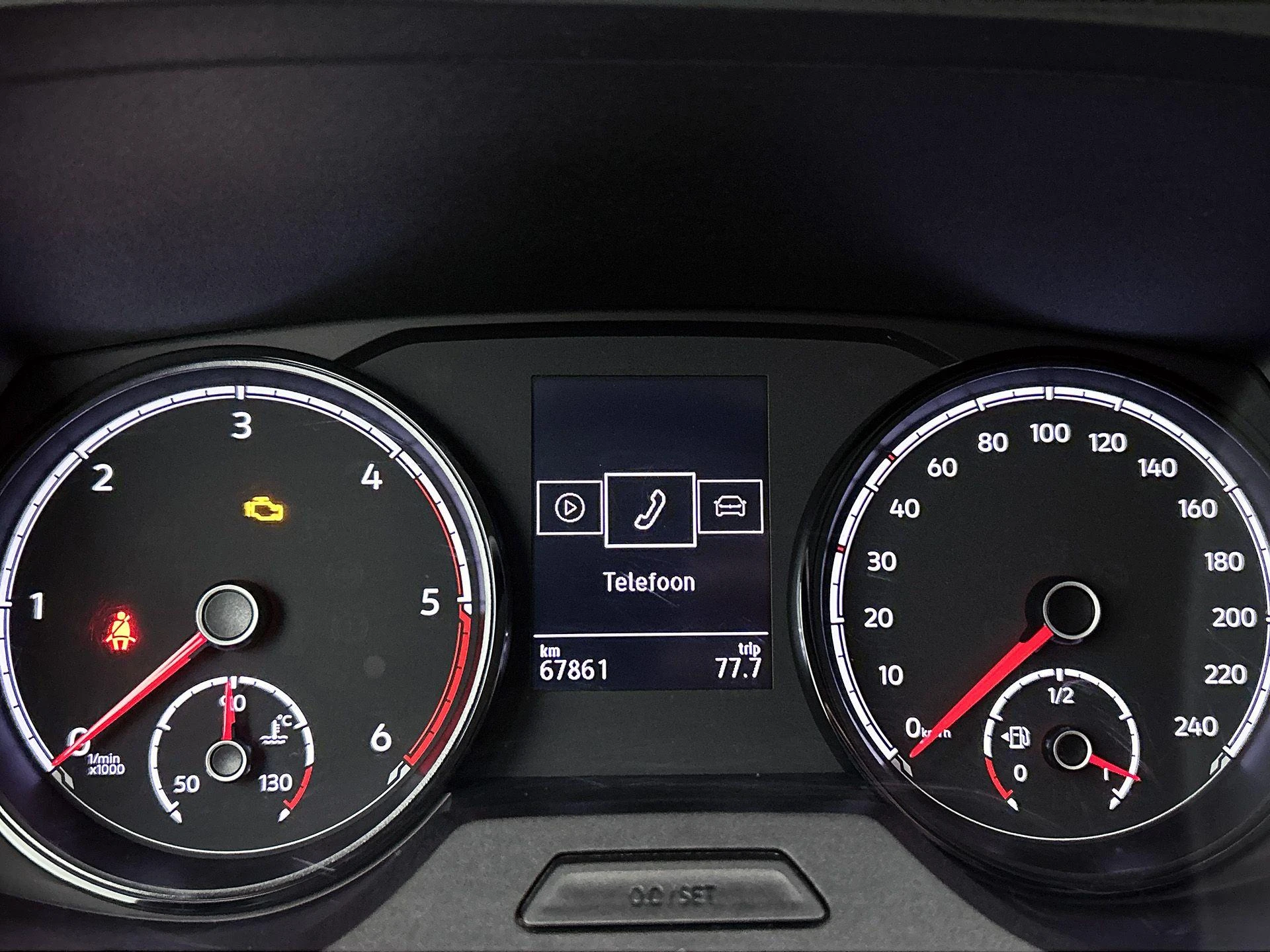 Volkswagen-Transporter-image-8