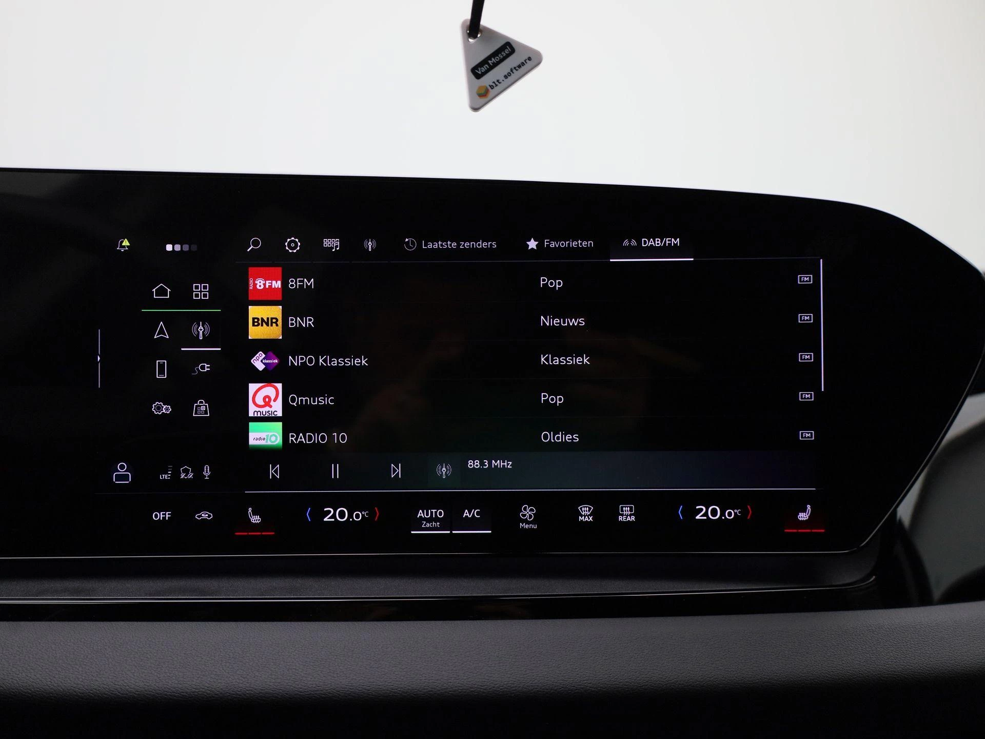 Audi-Q6 e-tron-image-22