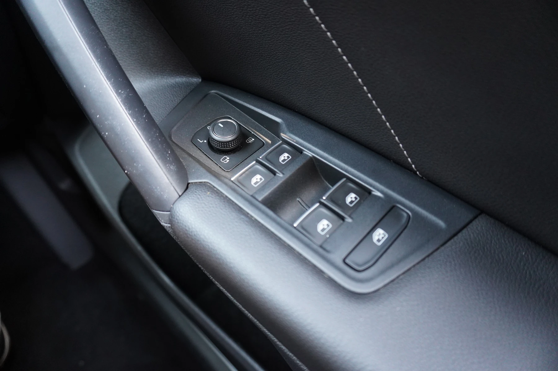 Volkswagen-Tiguan-image-24