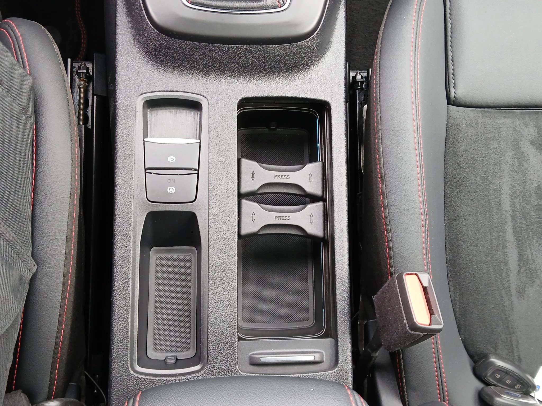 Ford Kuga ST-Line X*PANO*AHK*LED-MATRIX*360GRAD*ACC*NAVI*SOUND-SYS.