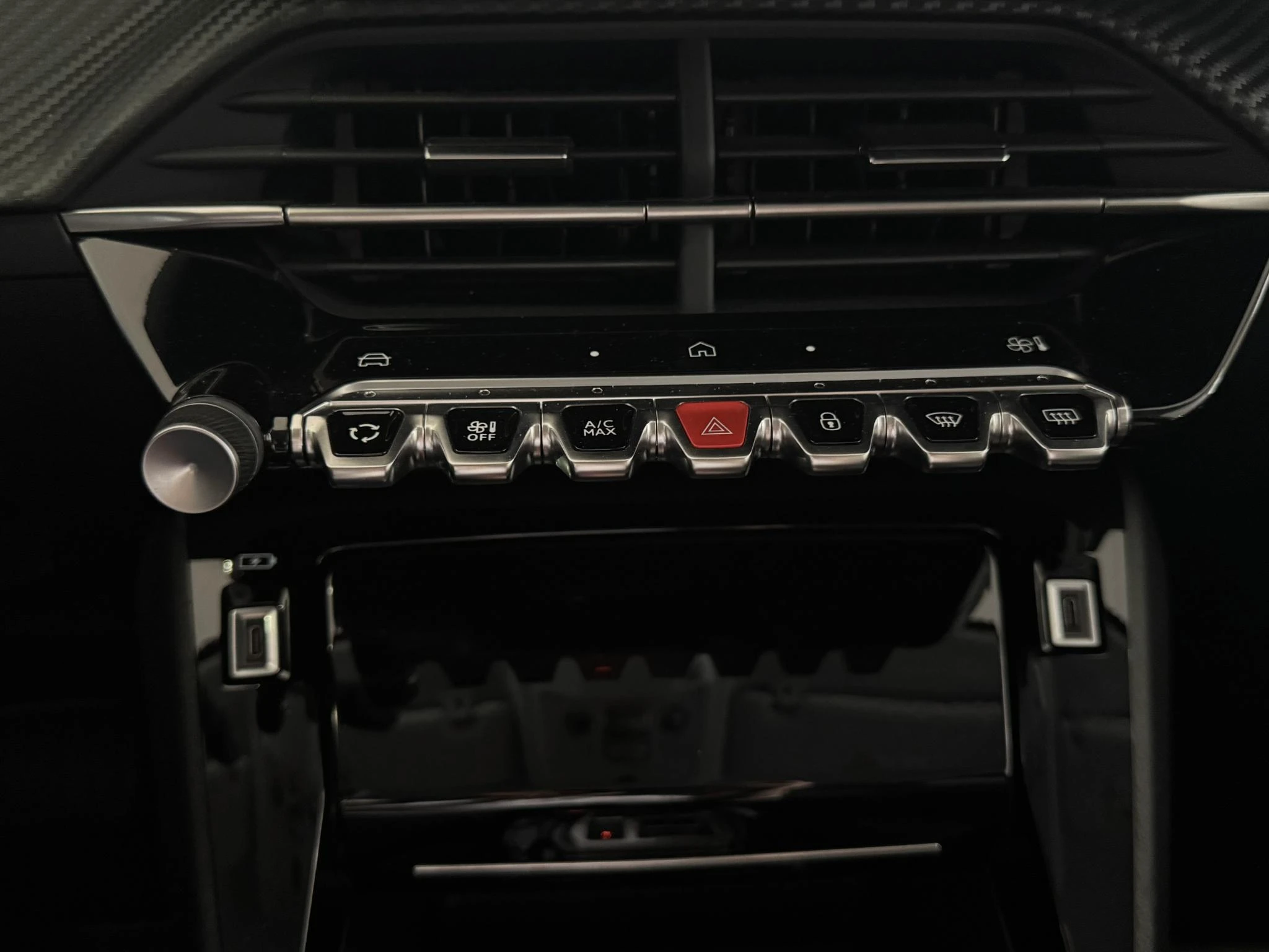 Peugeot-208-image-39