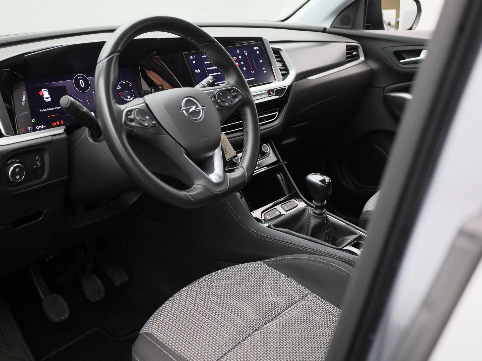 Opel-Grandland-image-14