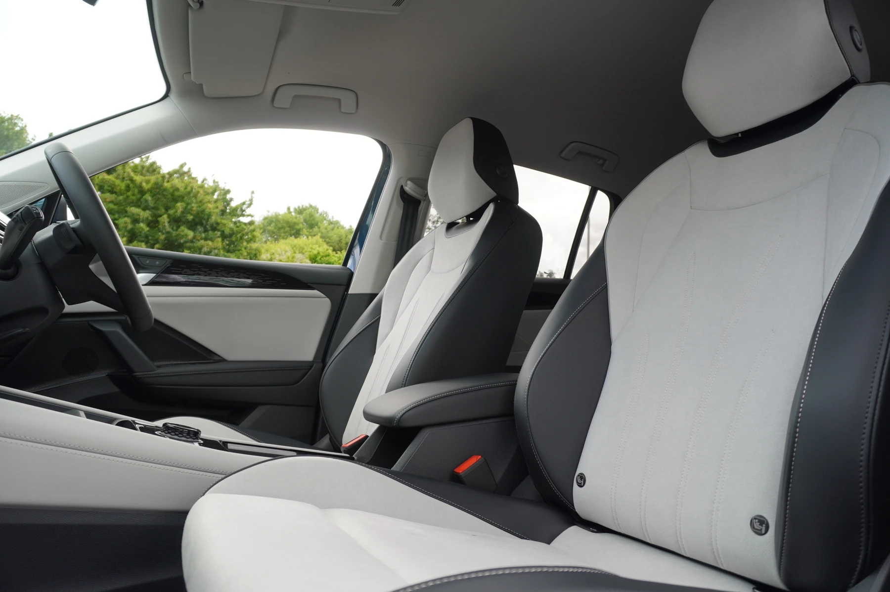 Volkswagen-Tiguan-image-8