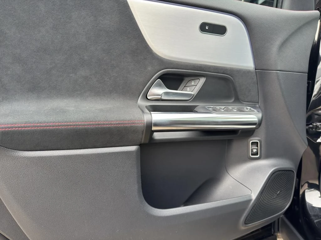 Mercedes-Benz-GLA 250-image-20