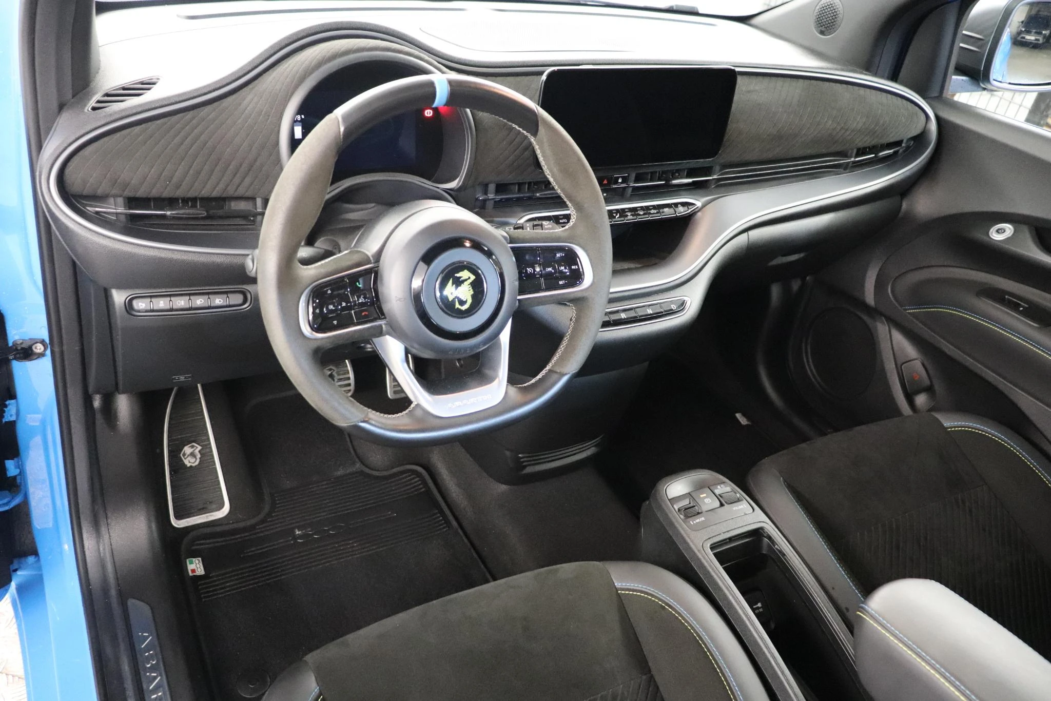 Abarth-500e-image-12