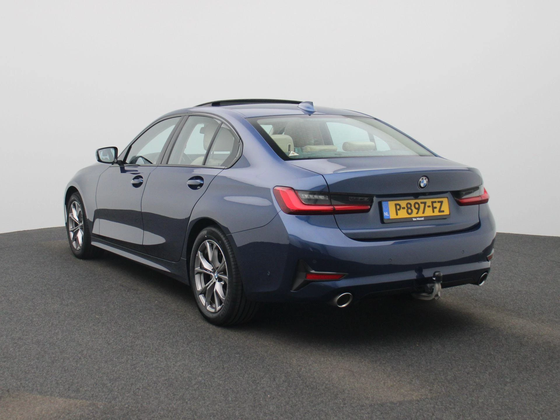 BMW-3 Serie-image-3