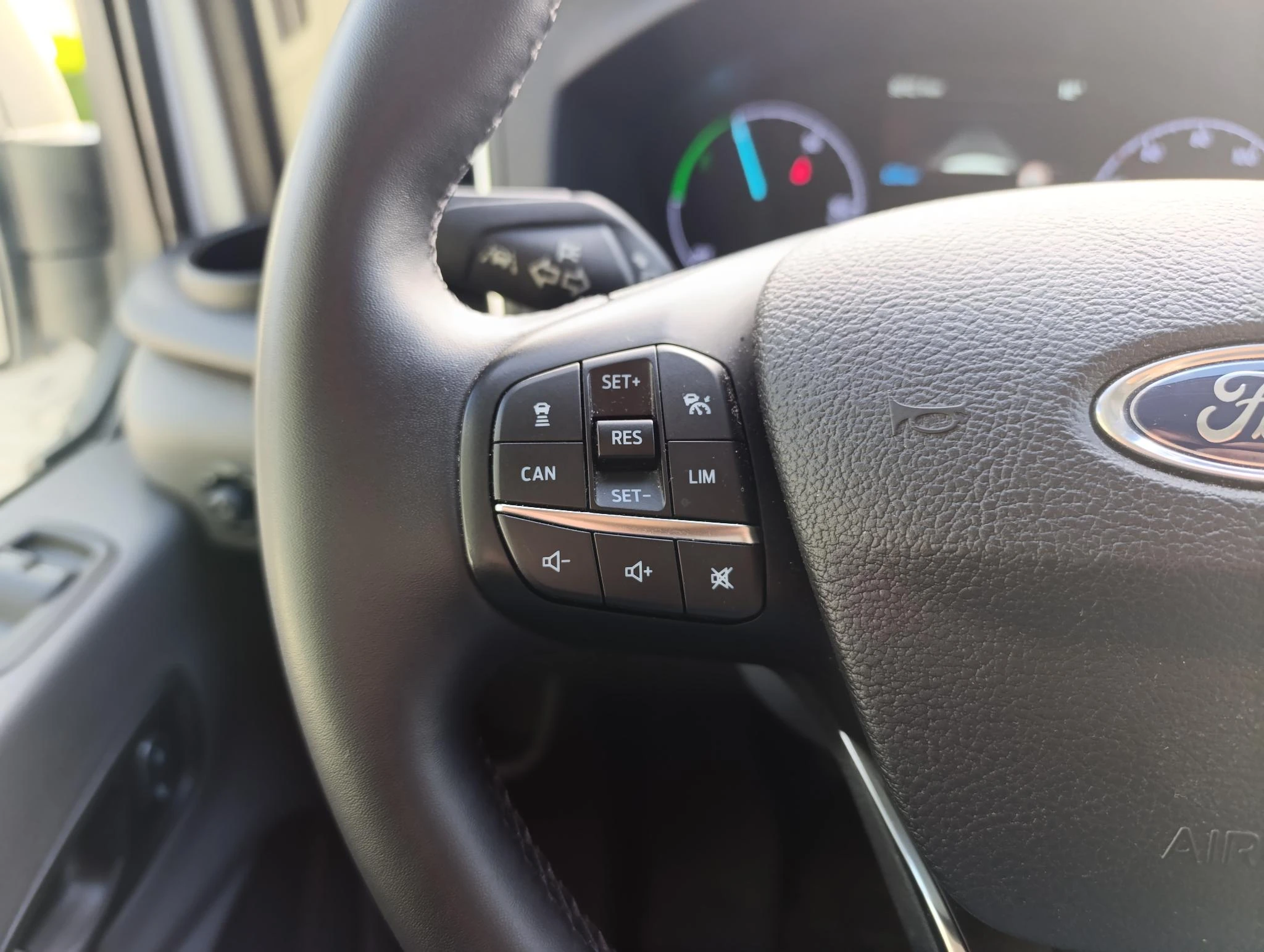 Ford-E-Transit-image-16