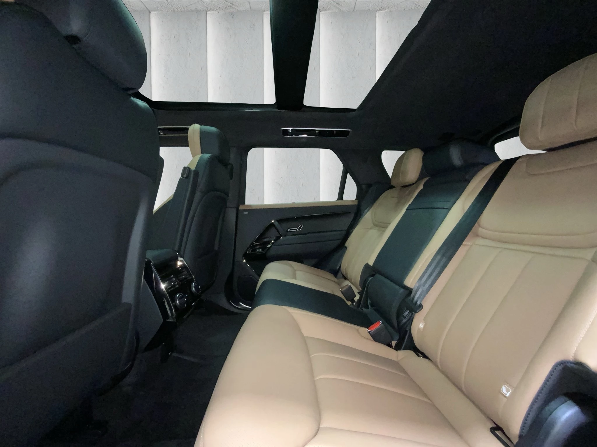 Land Rover Range Rover Sport P530 V8 Autobiography 23 | Black Pack | AHK