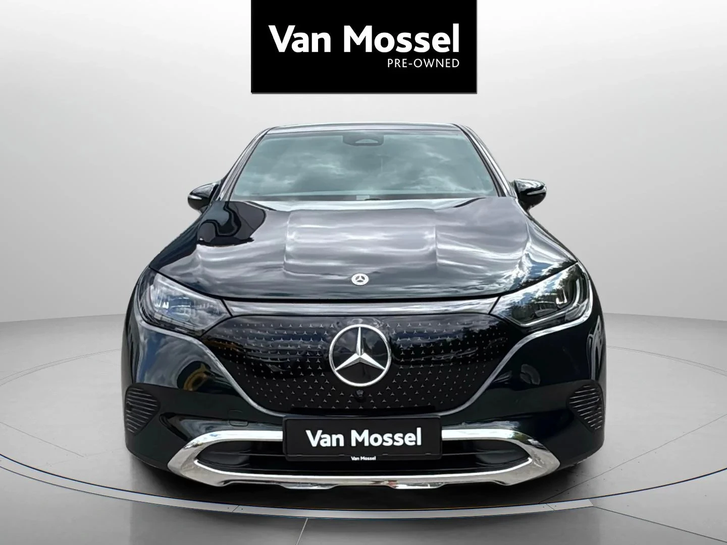 Mercedes-Benz-EQE-image-7