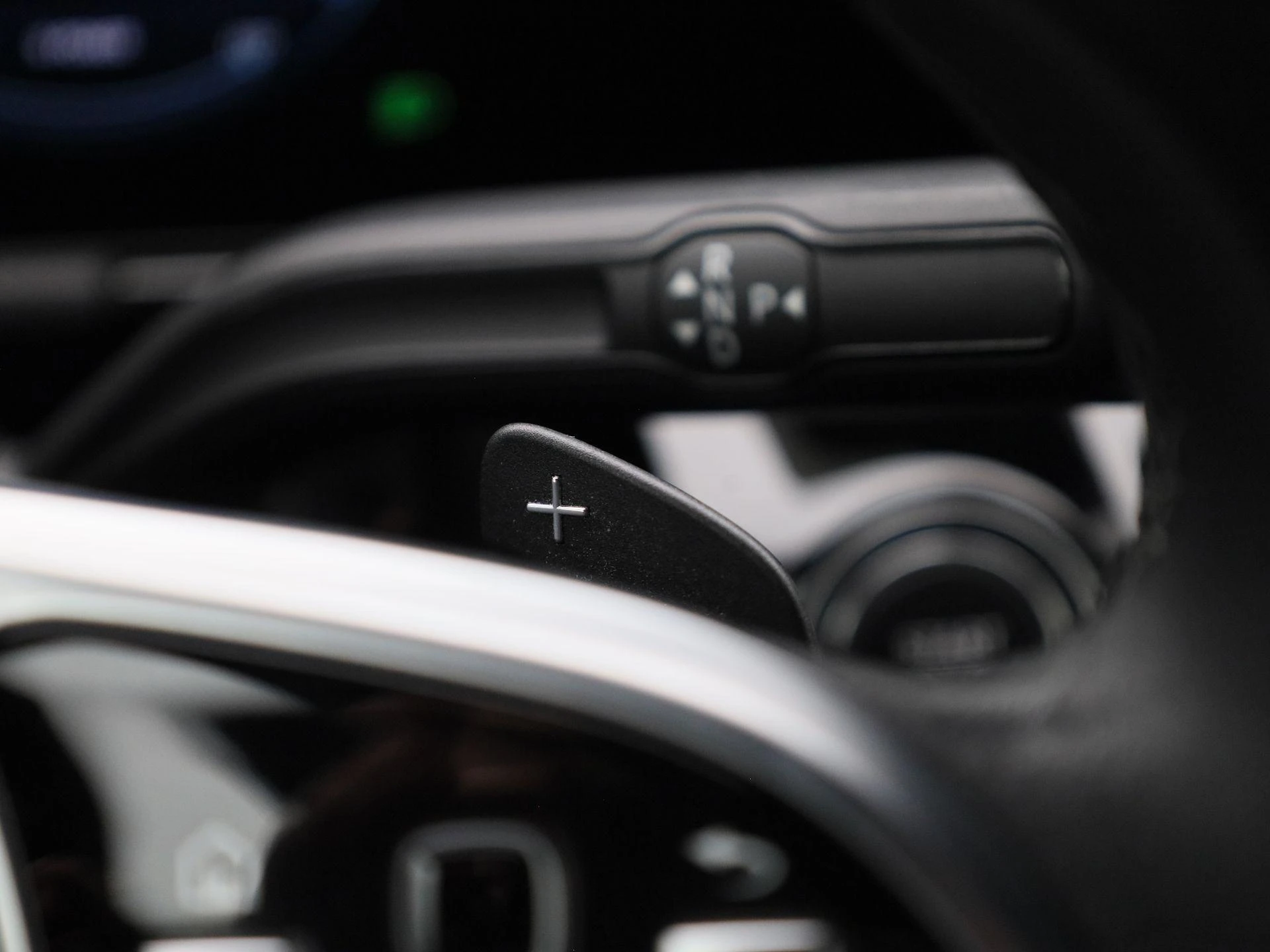 Mercedes-Benz-EQA-image-28