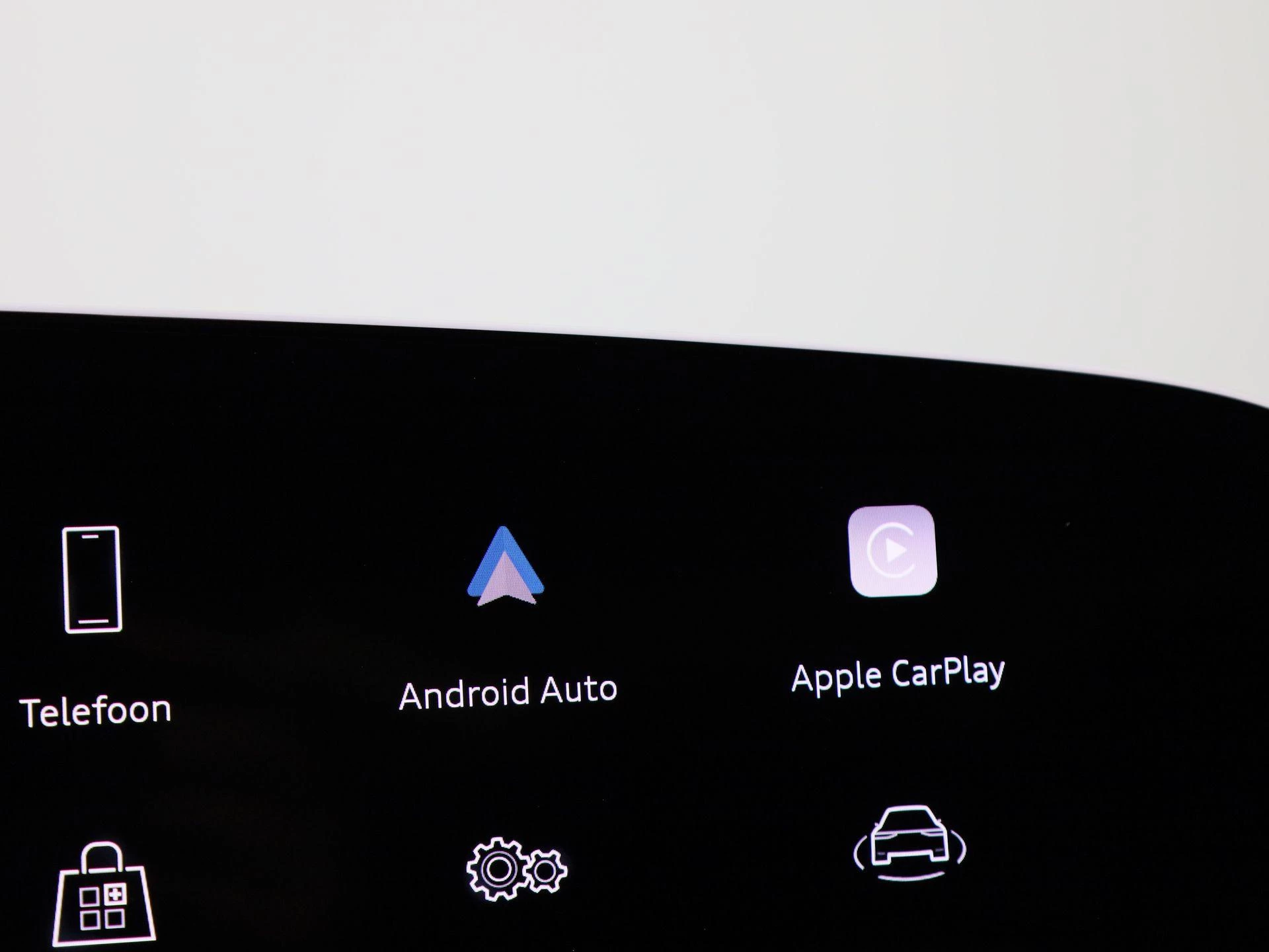 Audi-Q6 e-tron-image-30