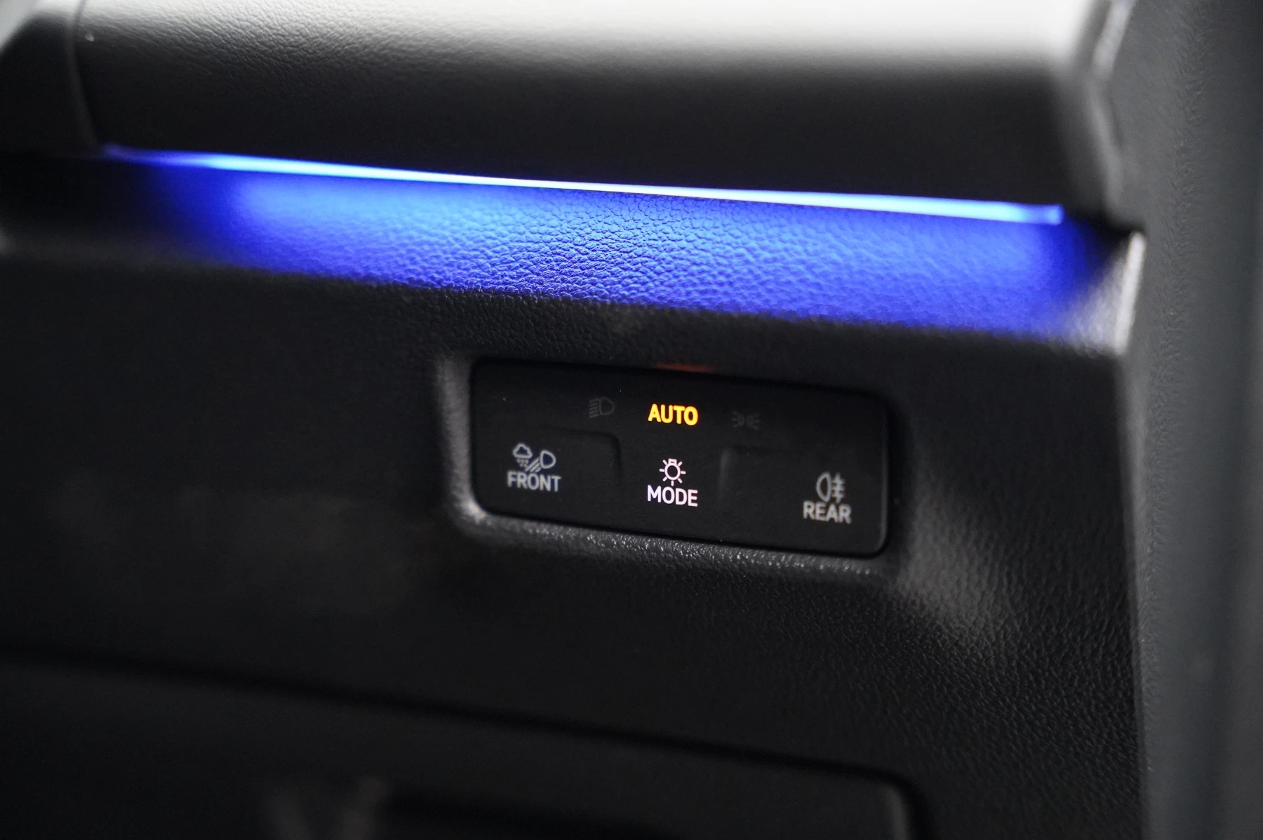 Volkswagen-Tiguan-image-18