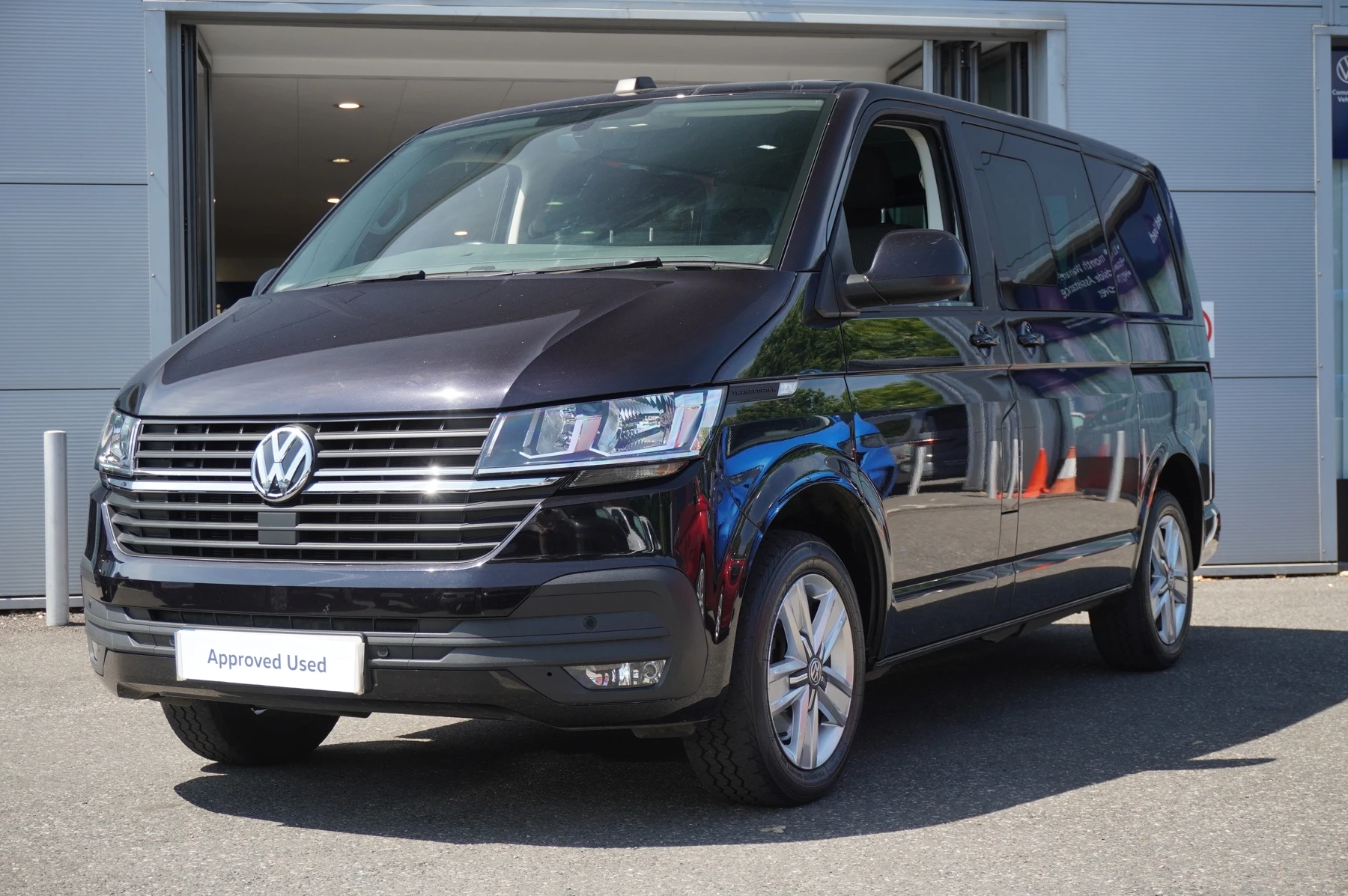 Volkswagen-Transporter-image-44