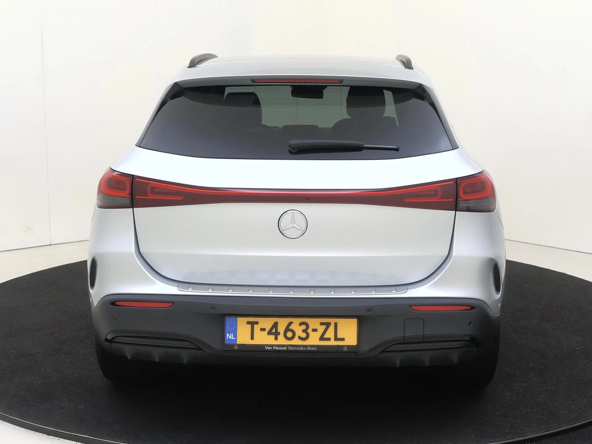 Mercedes-Benz-EQA-image-5