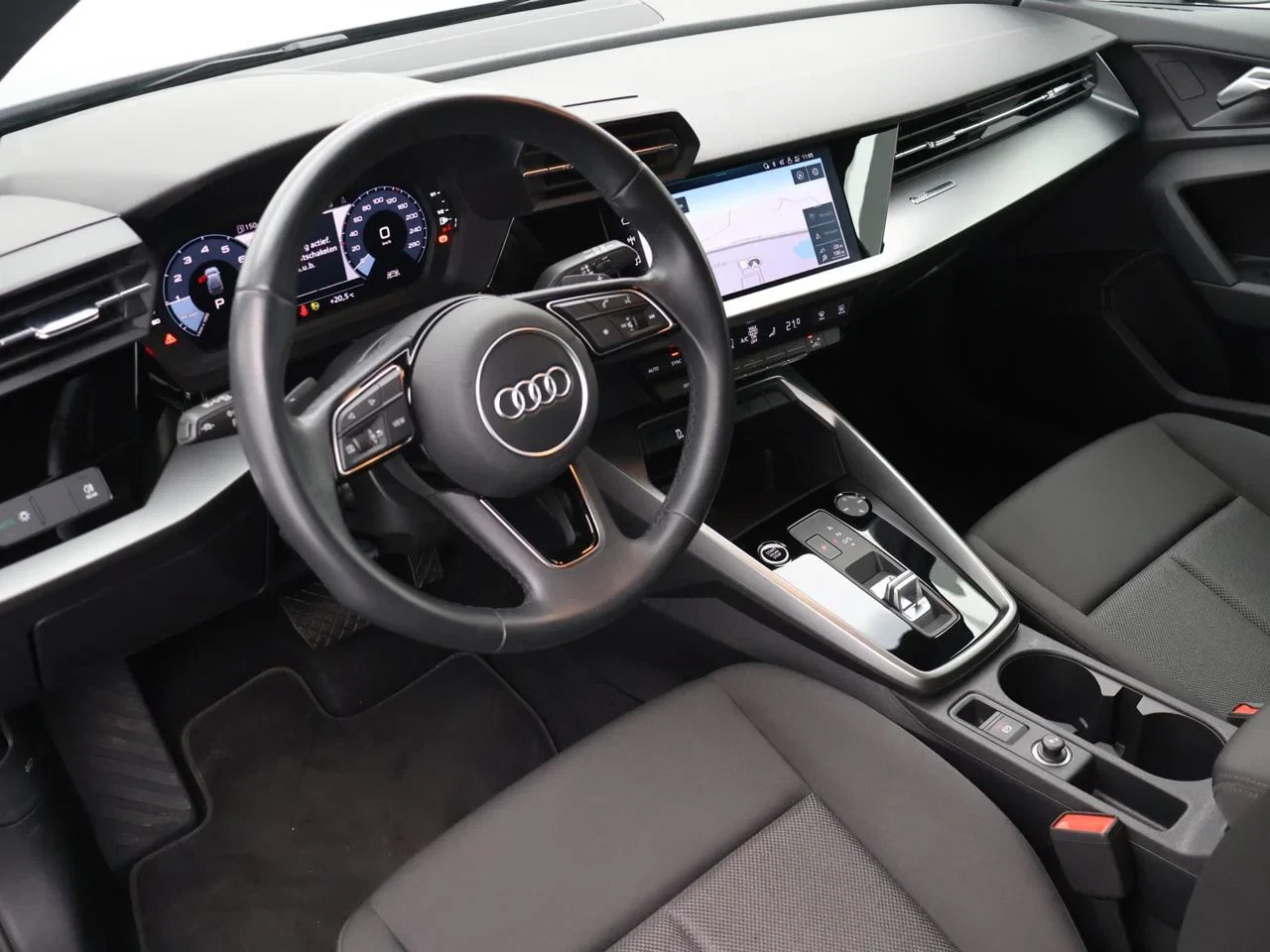Audi A3 Sportback A3 Sportback 30TFSI Business Edition *AUTOMAAT*SHADOW LOOK*VIRTUAL COCKPIT*PDC ACHTER*ACC*NAVI*APP-CONNECT*...*