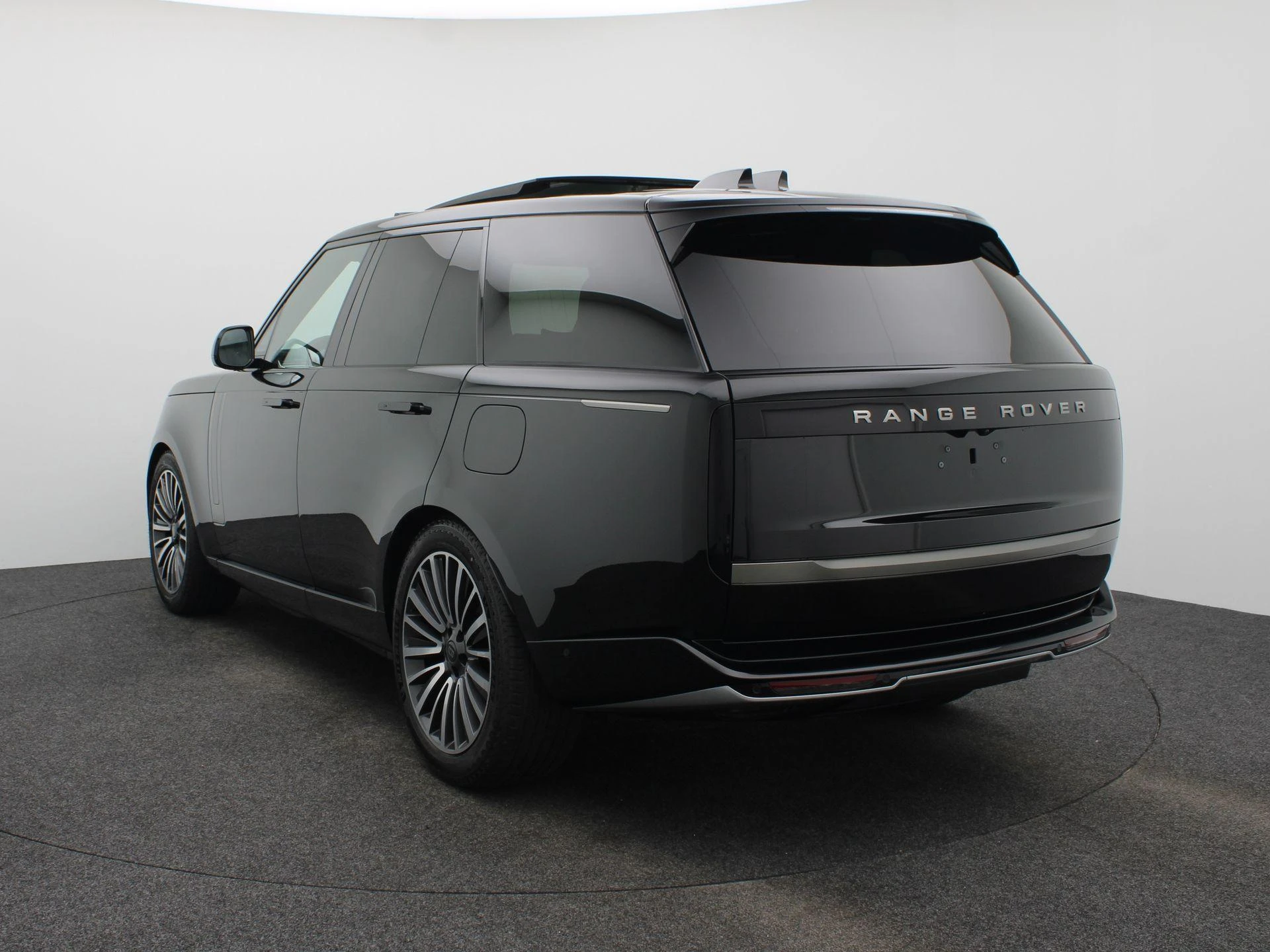 Land Rover-Range Rover-image-1