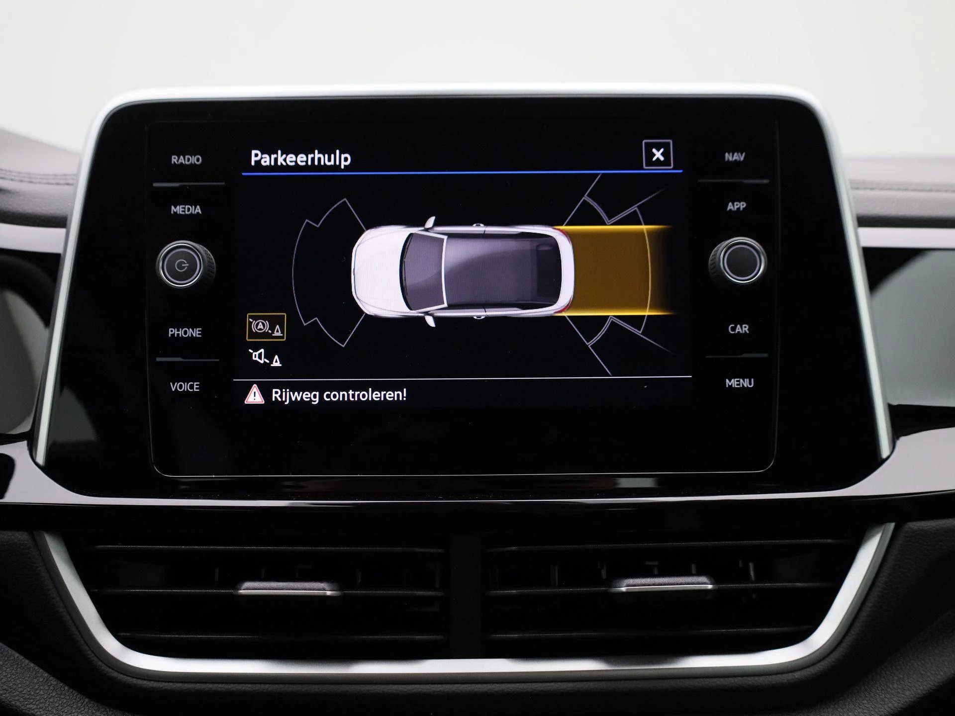 Volkswagen-T-Roc-image-33