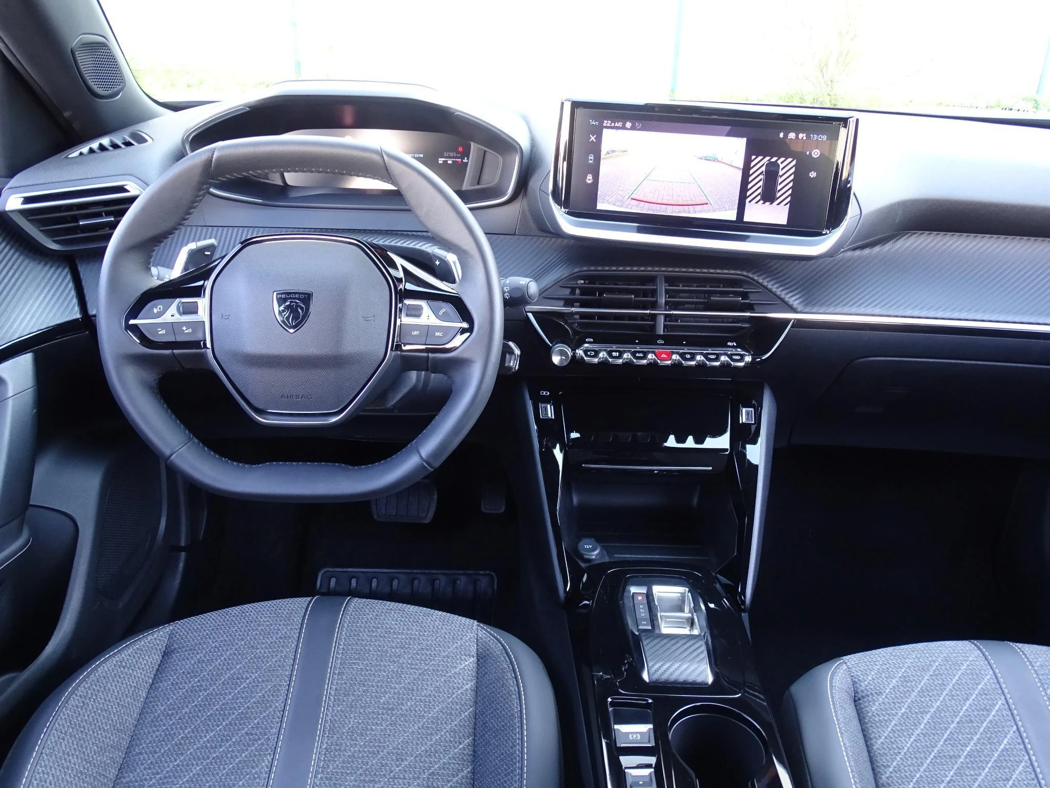Peugeot-2008-image-12
