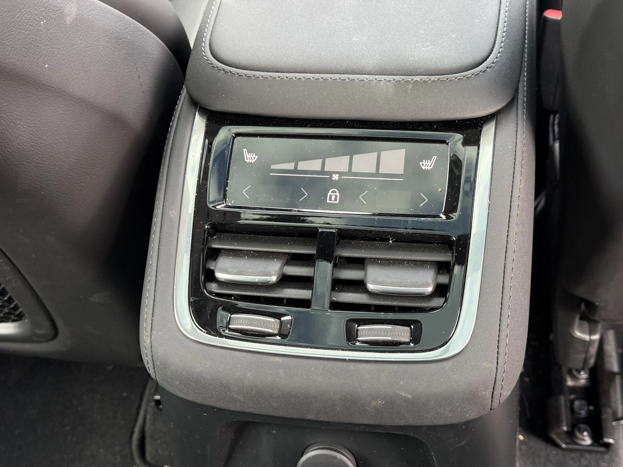 Volvo-XC90-image-13