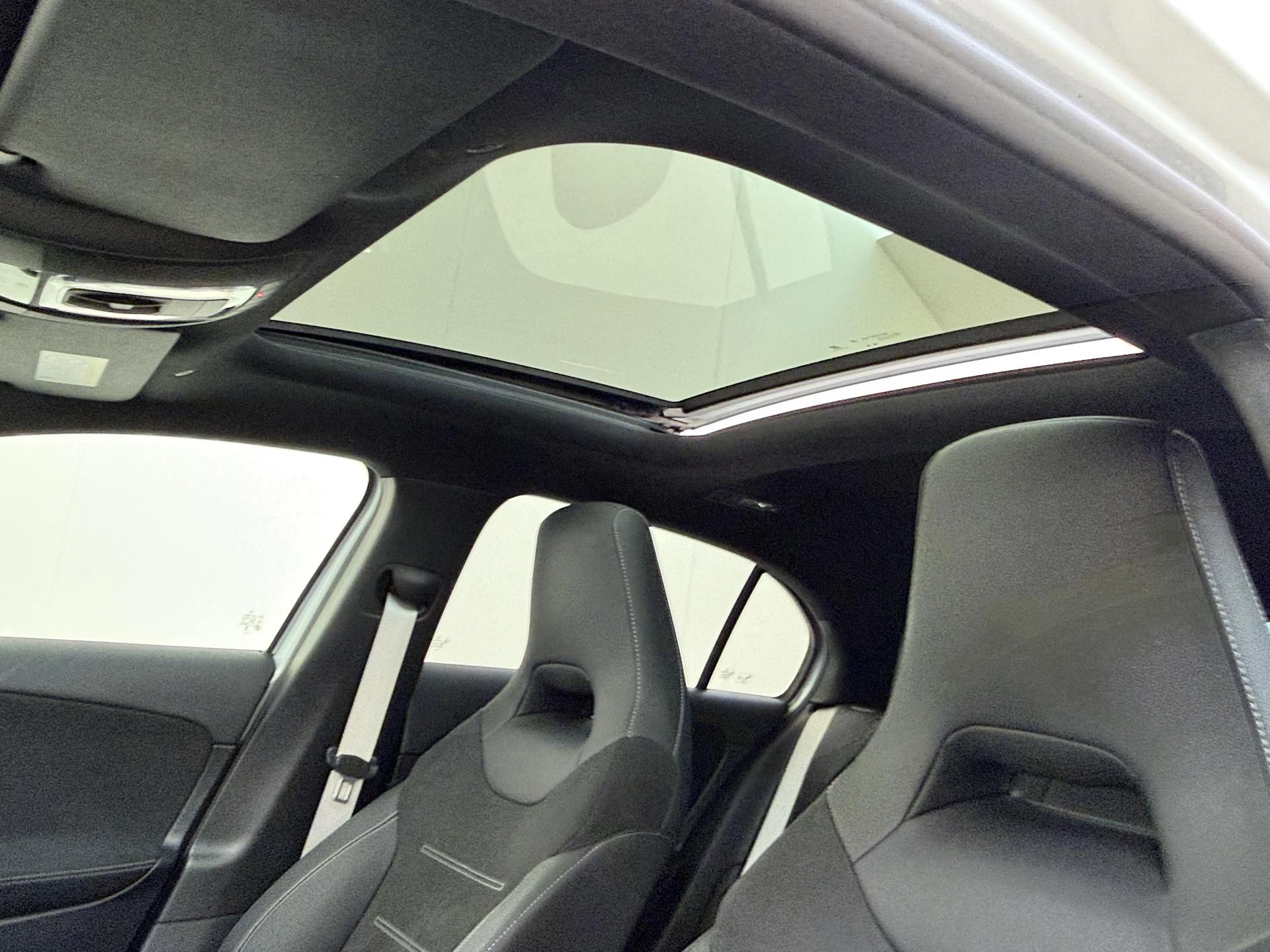 Mercedes-Benz-A-Klasse-image-28