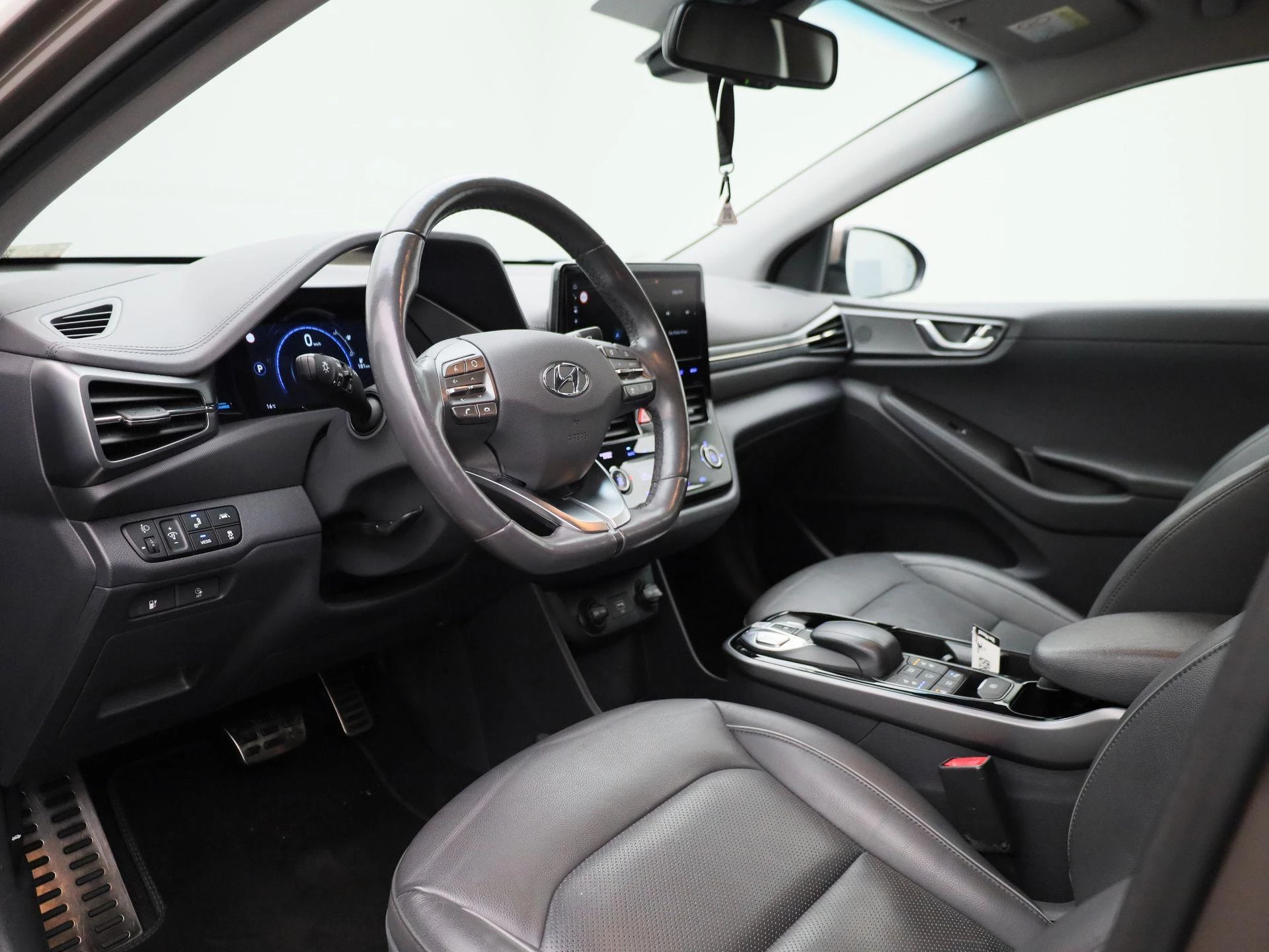 Hyundai-IONIQ-image-33