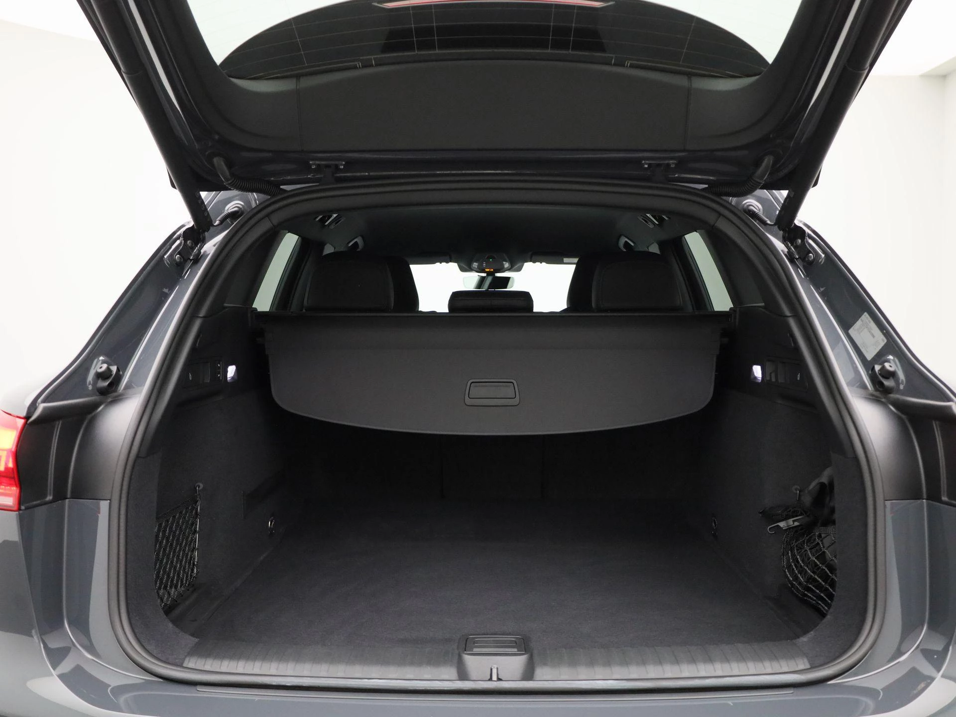 Audi-Q6 e-tron-image-13