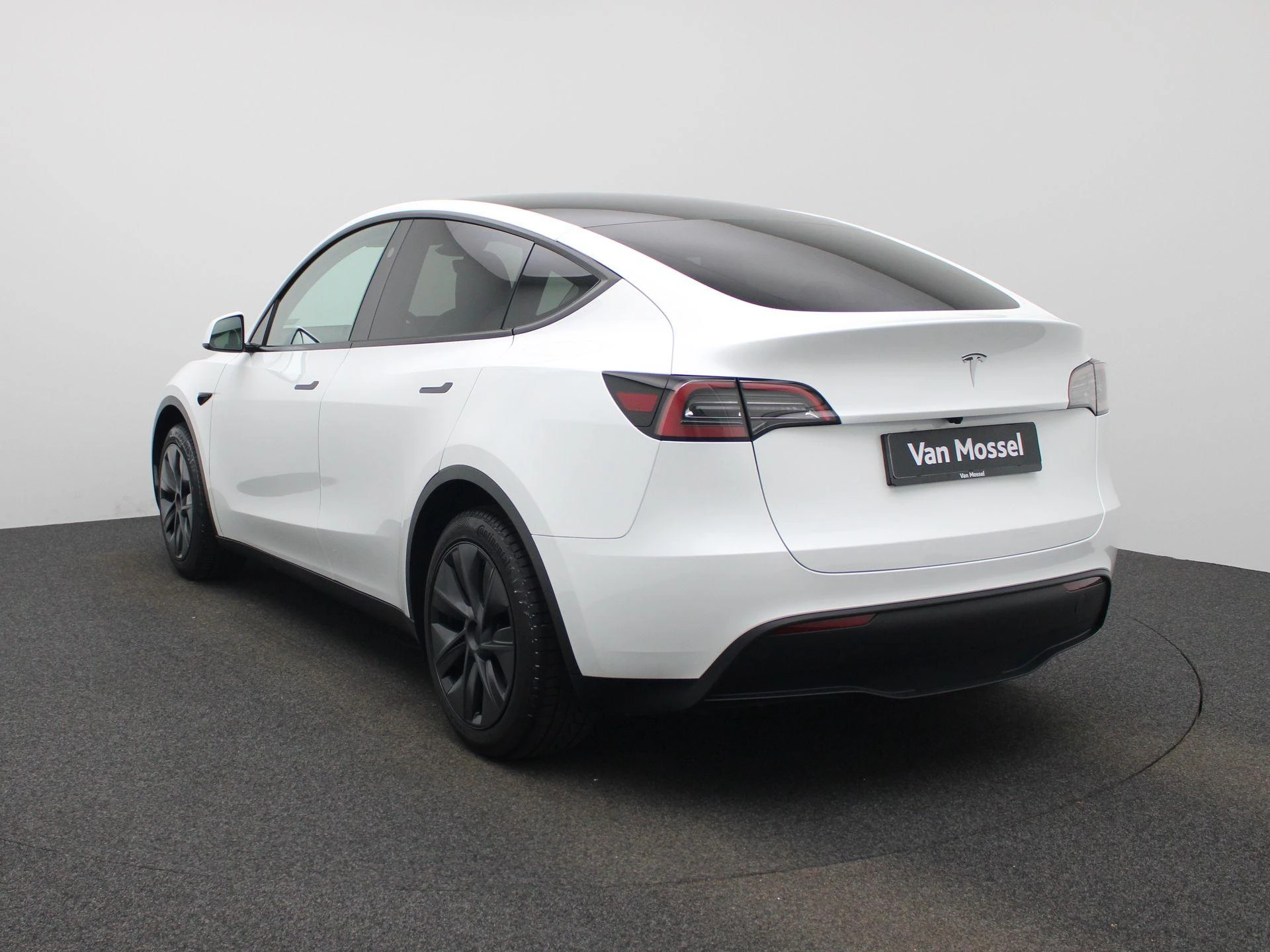 Tesla-Model Y-image-1