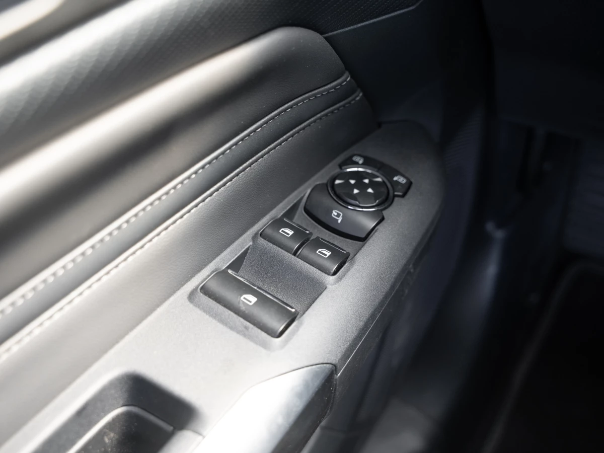 Ford-Mustang-image-13