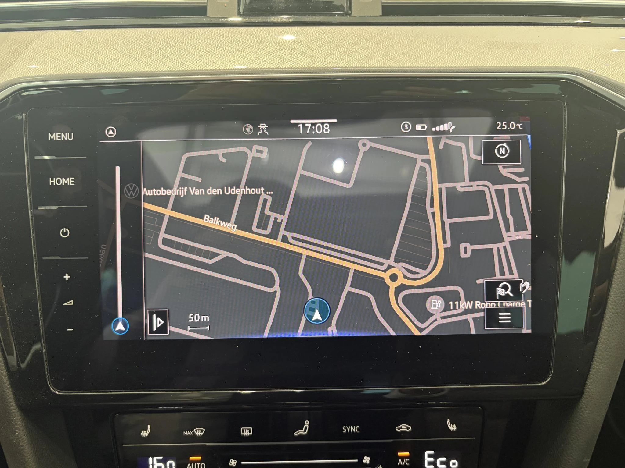Volkswagen-Passat-image-16