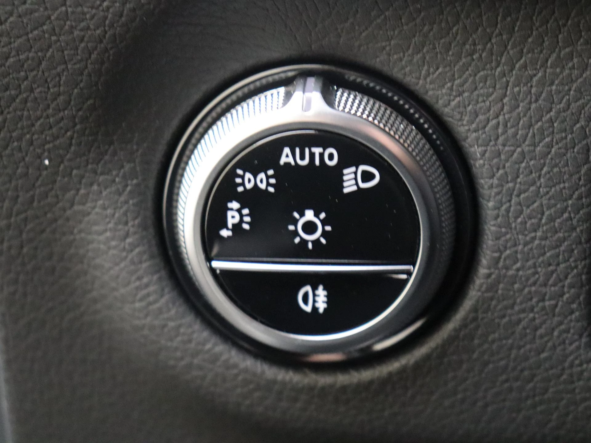 Mercedes-Benz-EQE-image-29