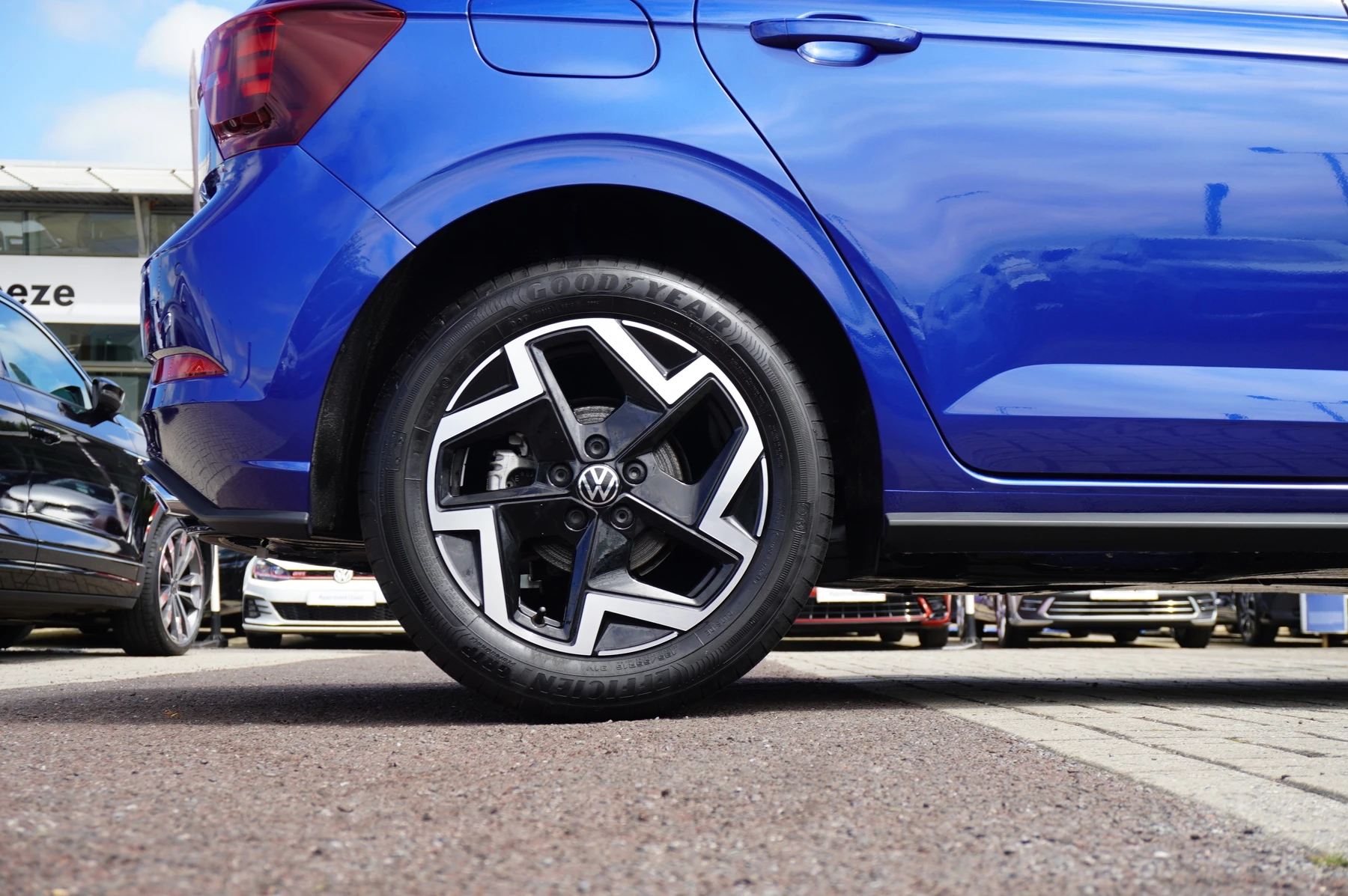 Volkswagen-Polo-image-18