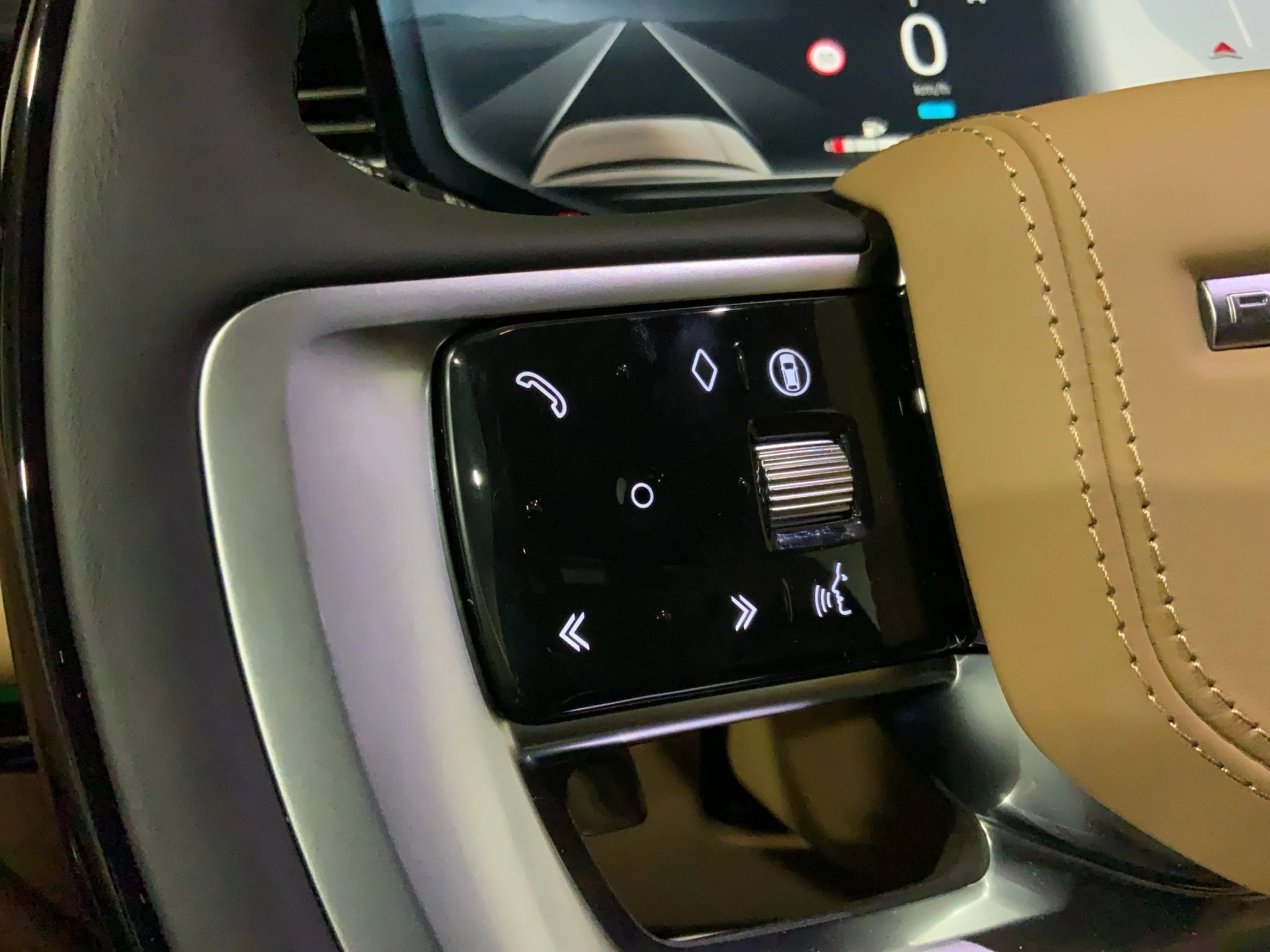 Land Rover-Range Rover-image-22