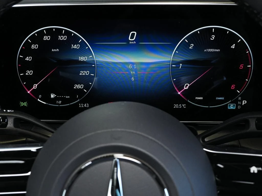 Mercedes-Benz-GLC 220 d-image-8