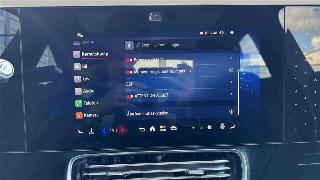 Mercedes-Benz-CLA-image-20