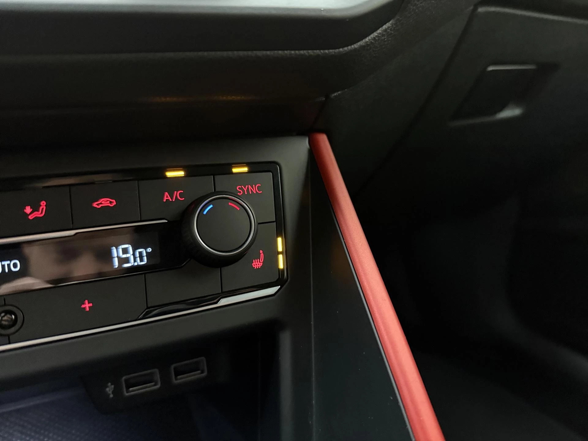 Volkswagen-Polo-image-21