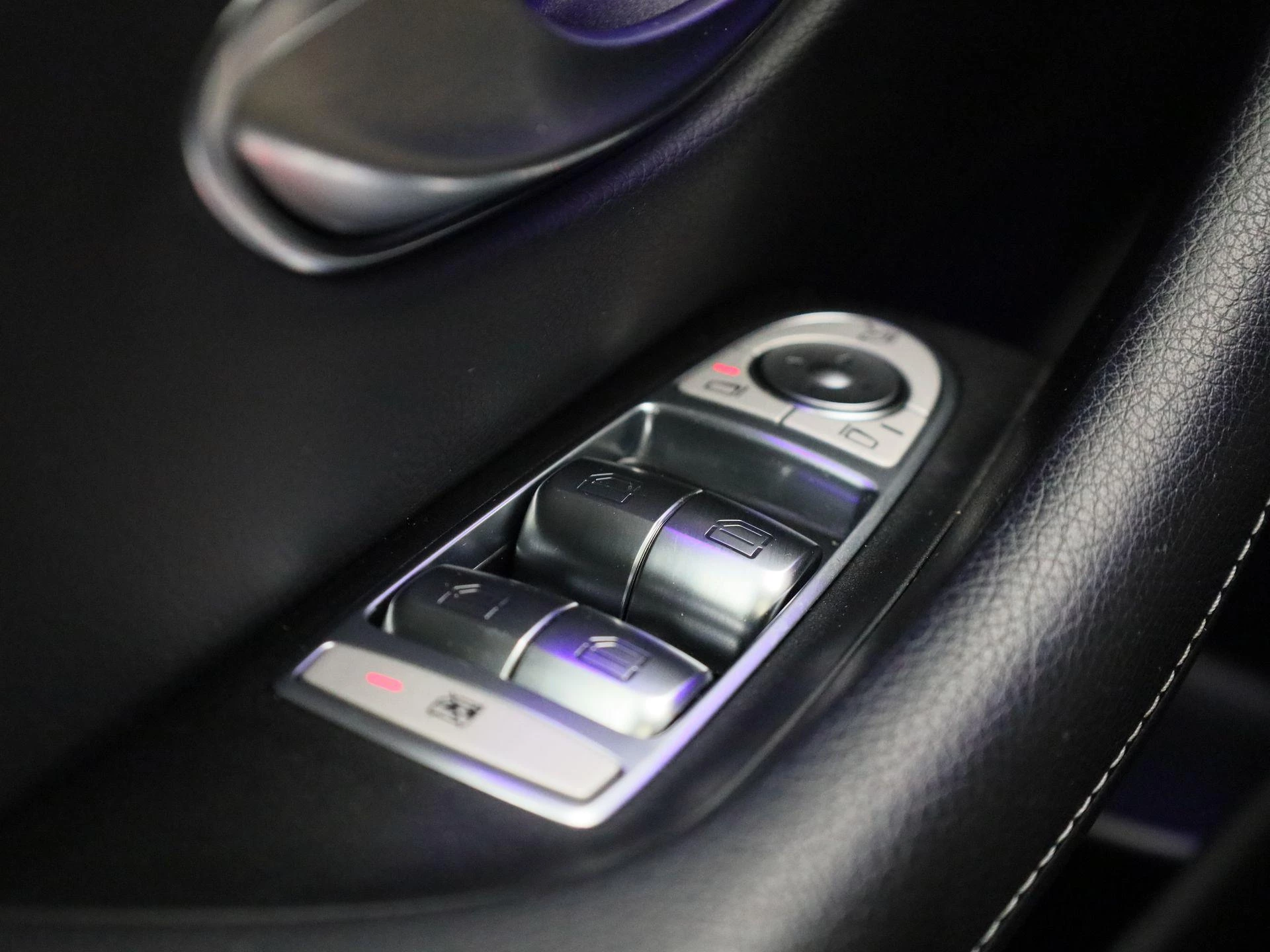 Mercedes-Benz-E-Klasse-image-36