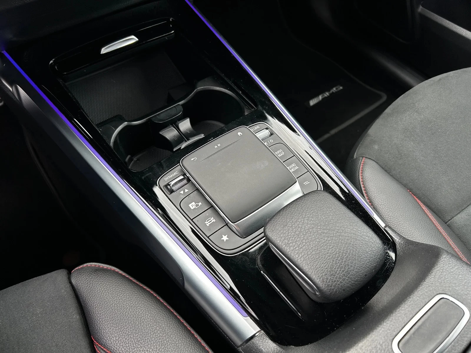 Mercedes-Benz-EQB-image-10